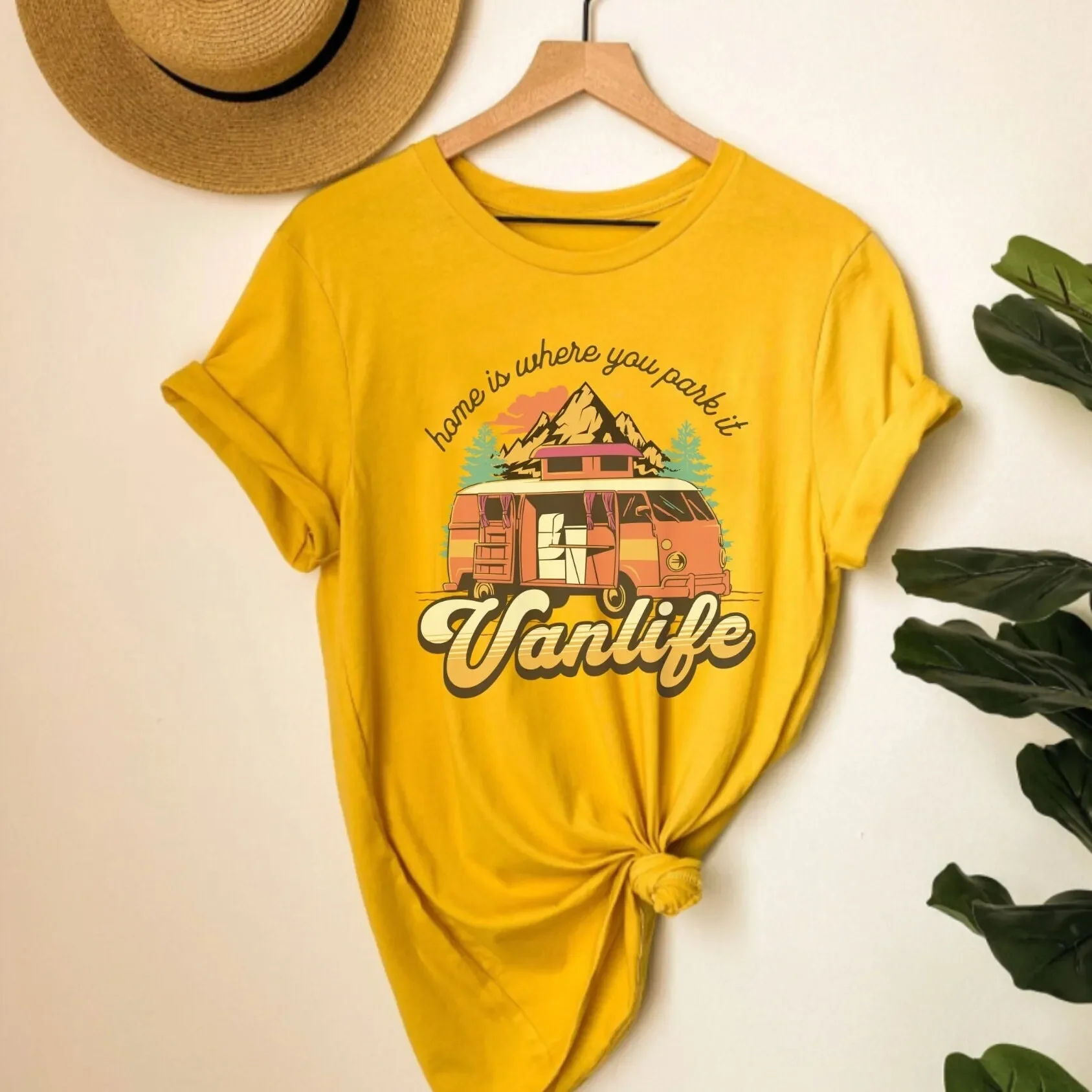 Outdoor Adventure Girl - Kaos Vanlife Petualangan Berkemah di Mobil